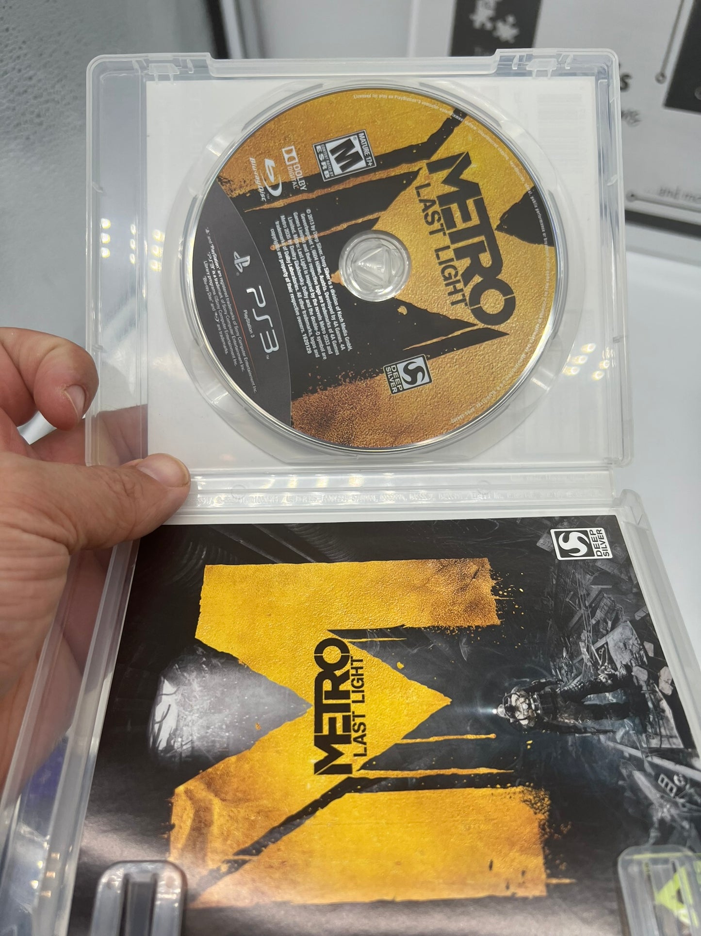 Metro: Last Light (Sony PlayStation 3, 2013) PS3