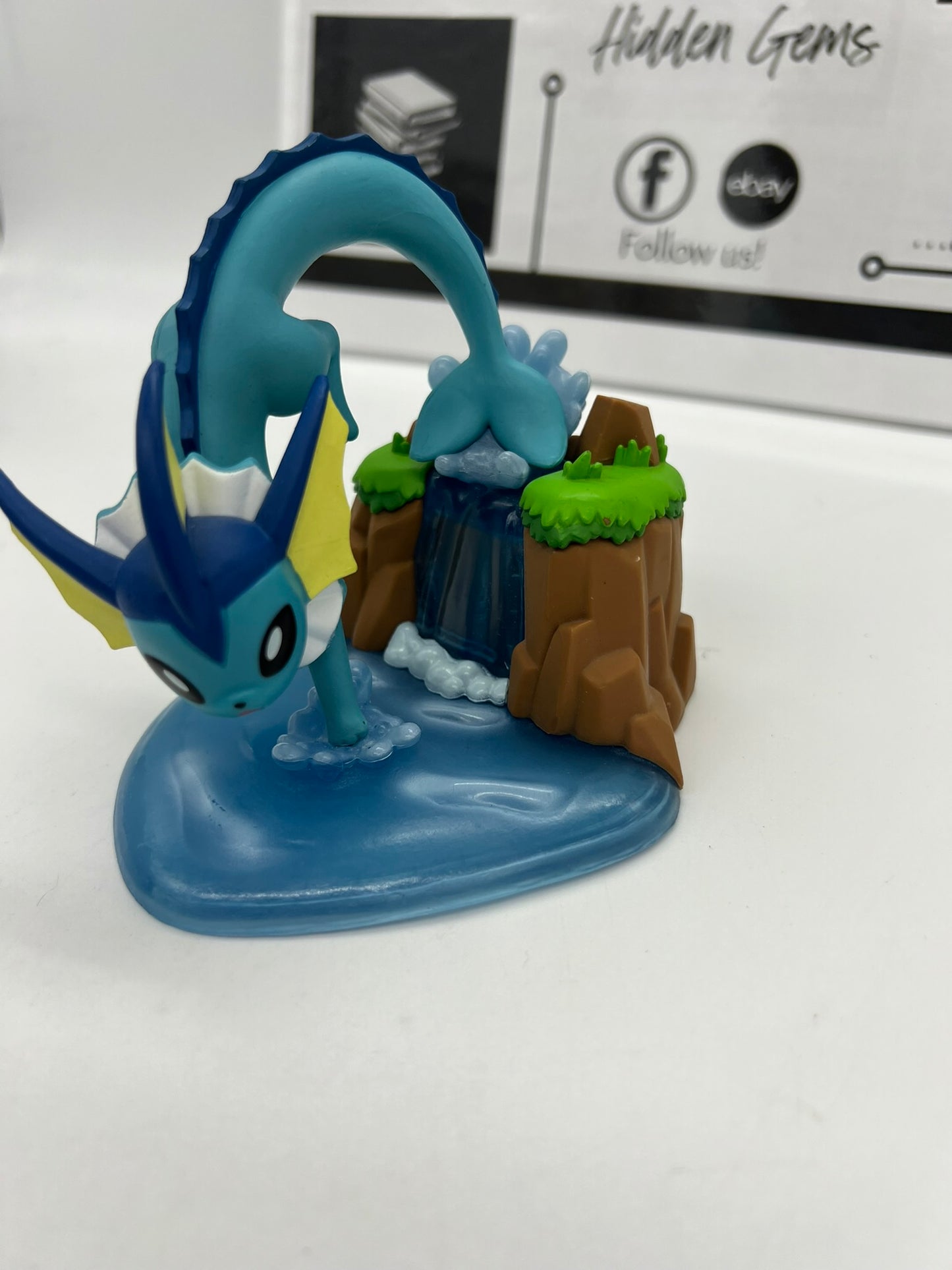 Funko Pokemon Center: Afternoon with Eevee And Friends Vaporeon Figure Rare