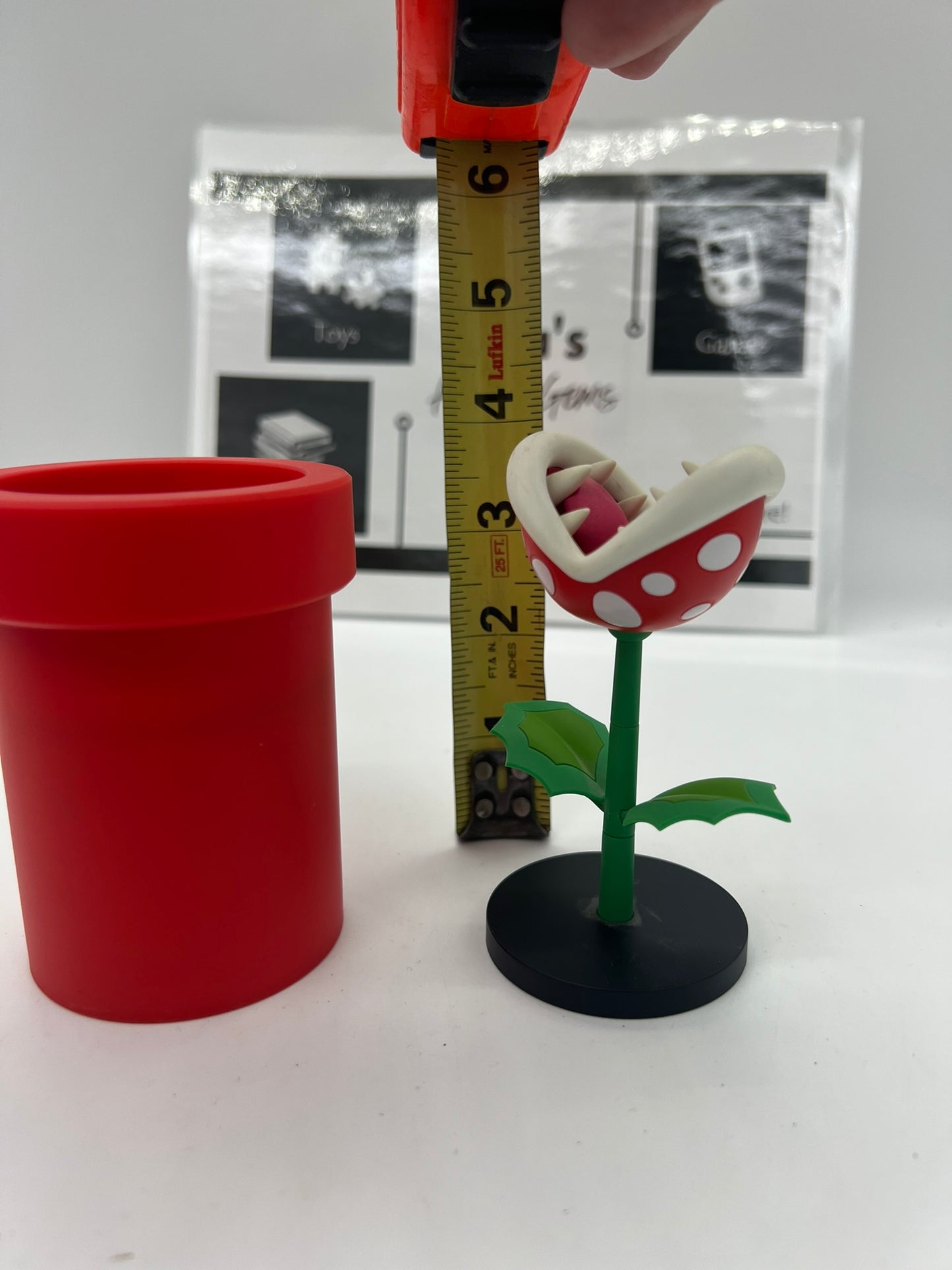 Nintendo Super Mario Piranha Plant and Pipe figure