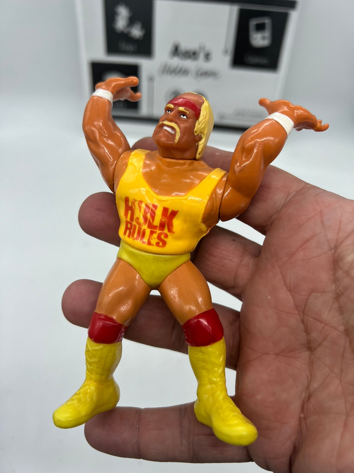1990 WWF Hasbro HULK HOGAN Series 1 Wrestling Action Figure Hulk Rules WWE Toy