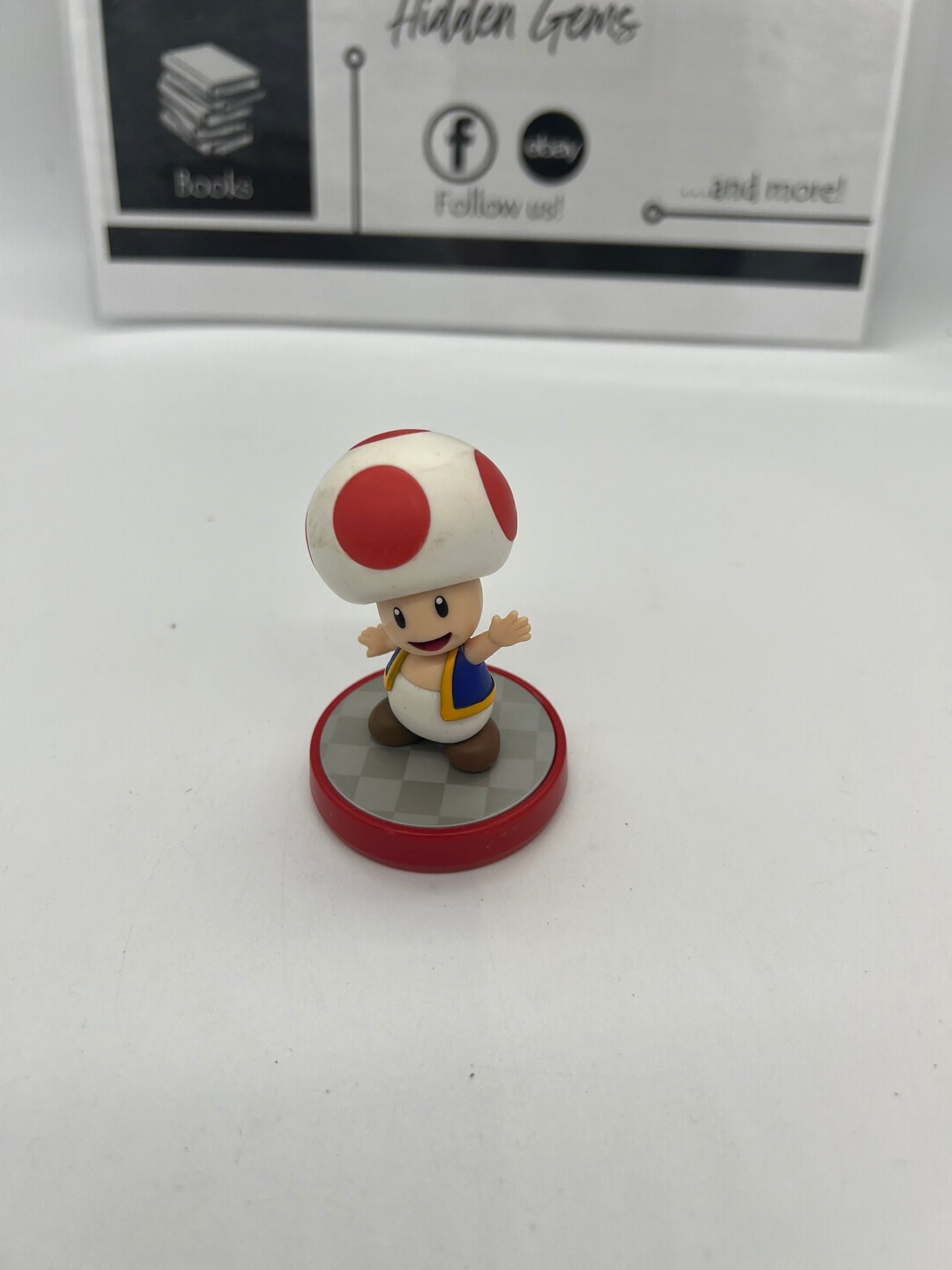 Super Mario Series: Toad Amiibo Figure