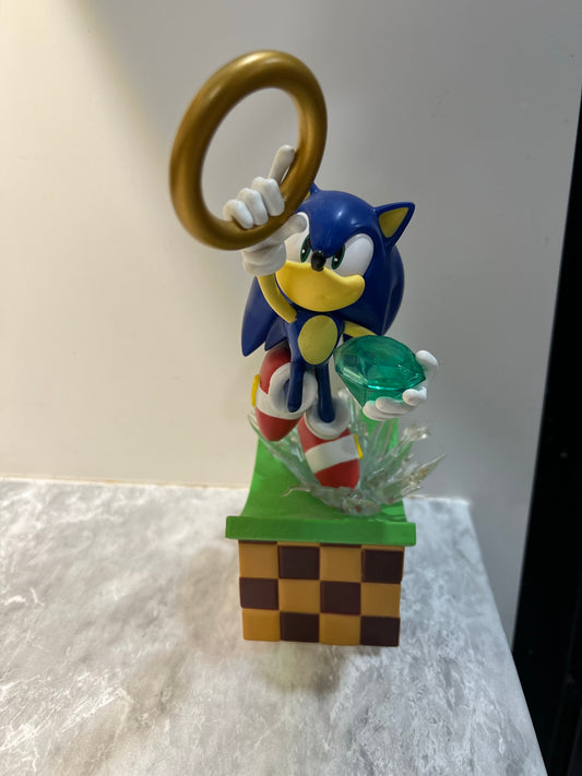 Sonic The Hedgehog Gallery Diorama Sonic Figure 9" Sonic Statue Diamond Select