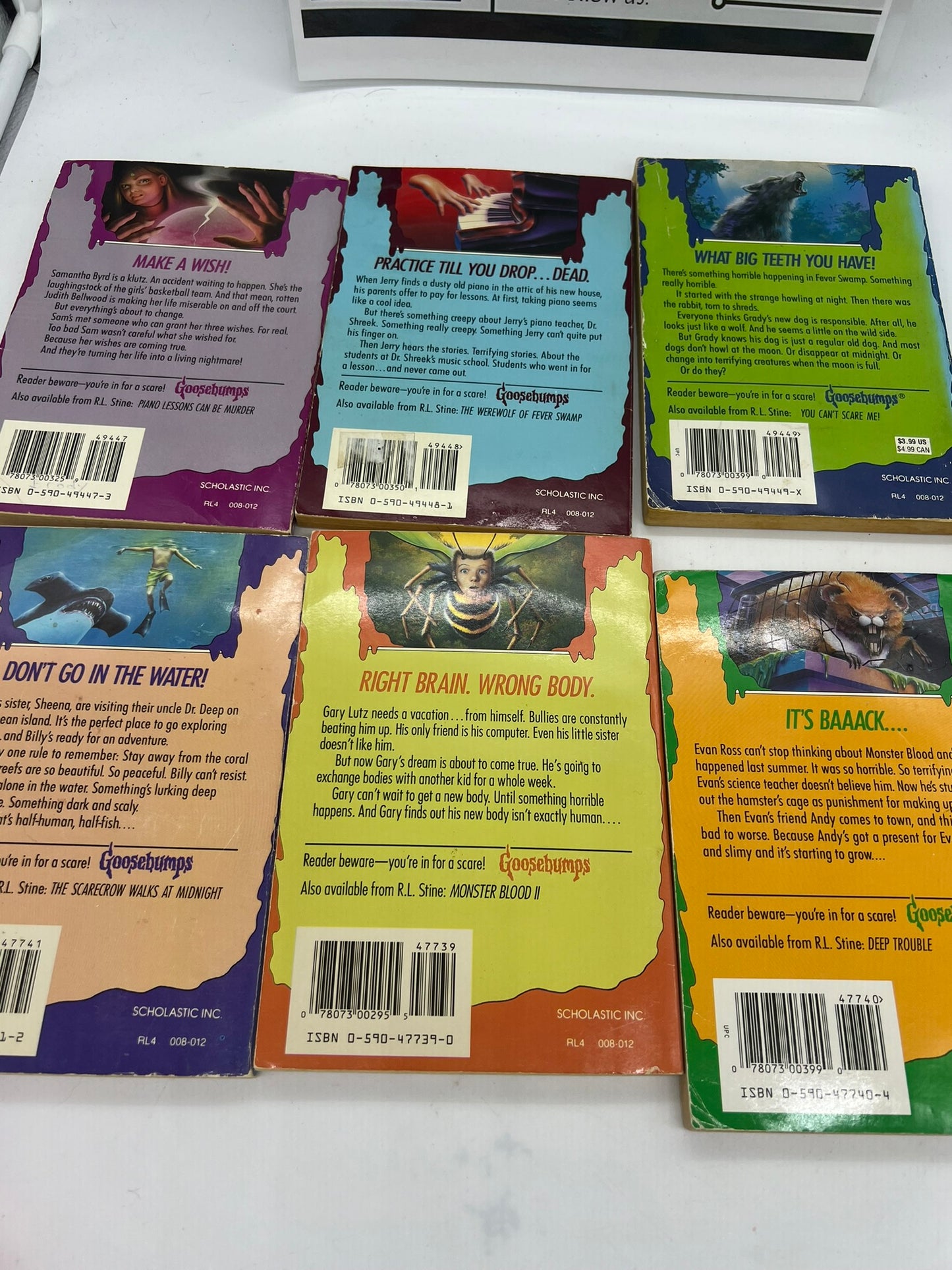 7 Goosebumps Books - Titles in pictures