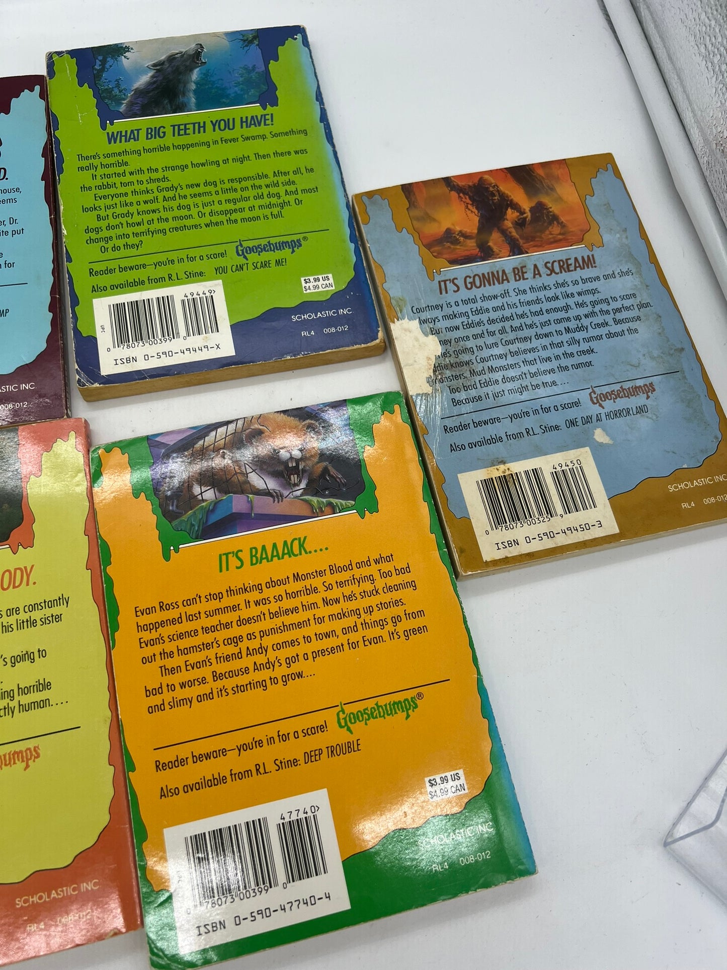 7 Goosebumps Books - Titles in pictures