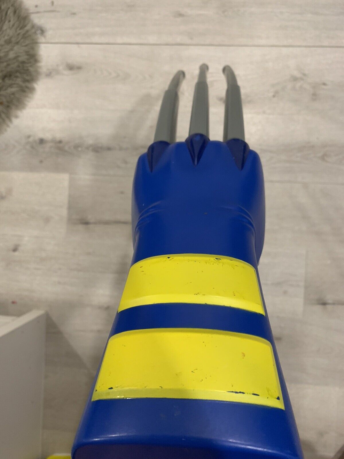 Marvel X-Men Wolverine Extendable Claw Glove Hasbro 2008 Tested. W/ Mask.