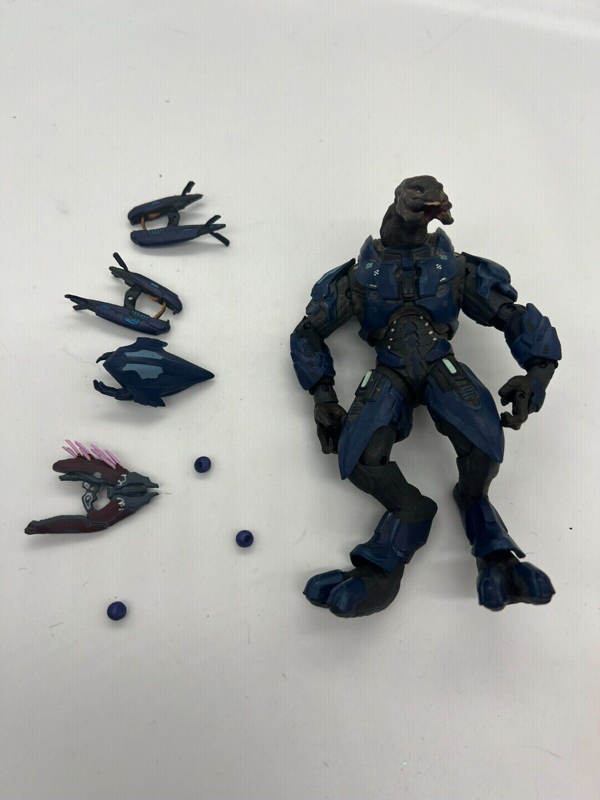 Halo Reach Series 1 Elite Minor Blue McFarlane Figure With multiple accessories