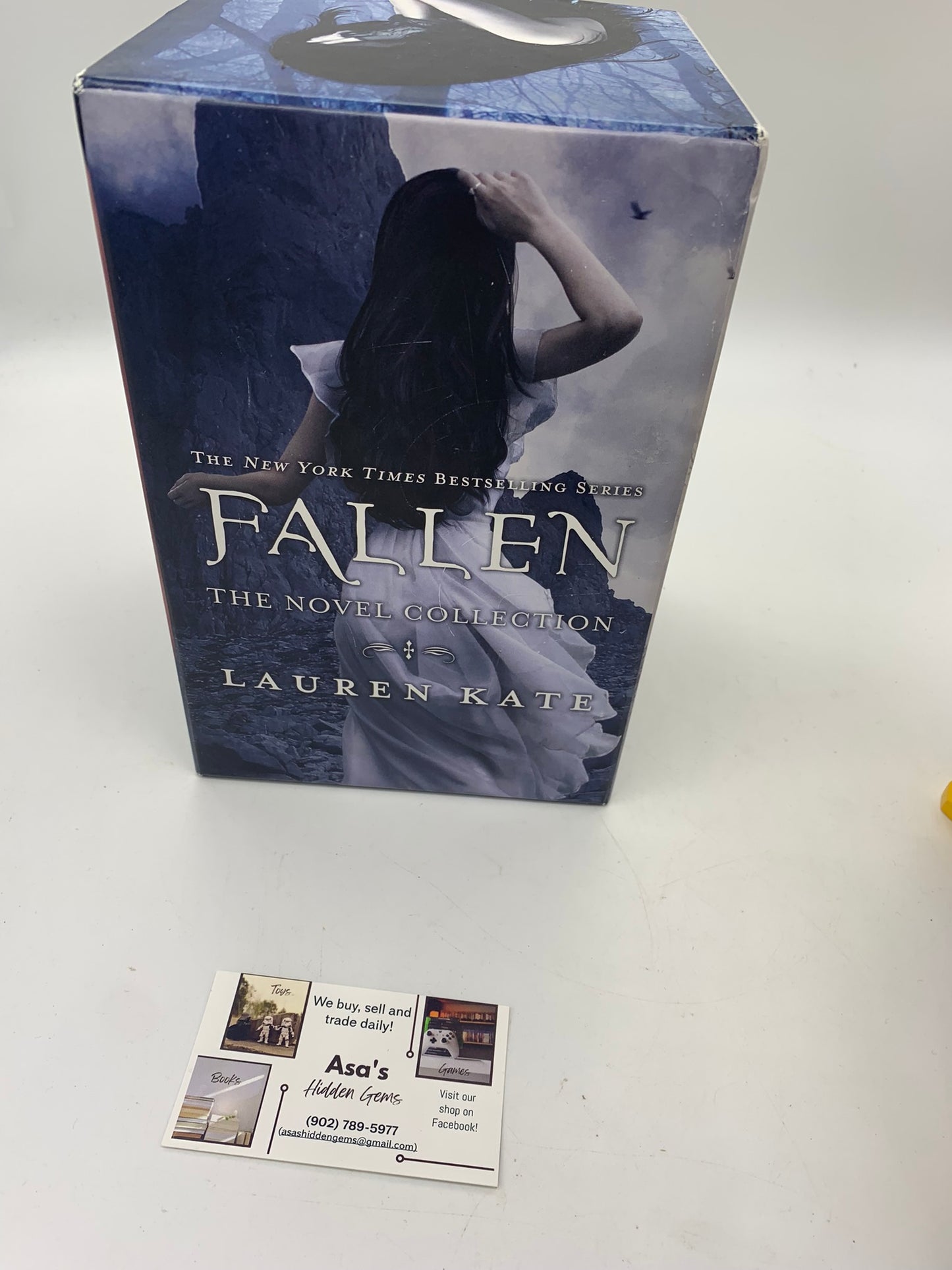 ﻿Lauren Kate FALLEN NOVEL COLLECTION 4 Volume Box Set