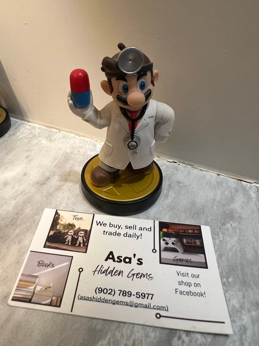 Nintendo Dr Mario Amiibo Figure