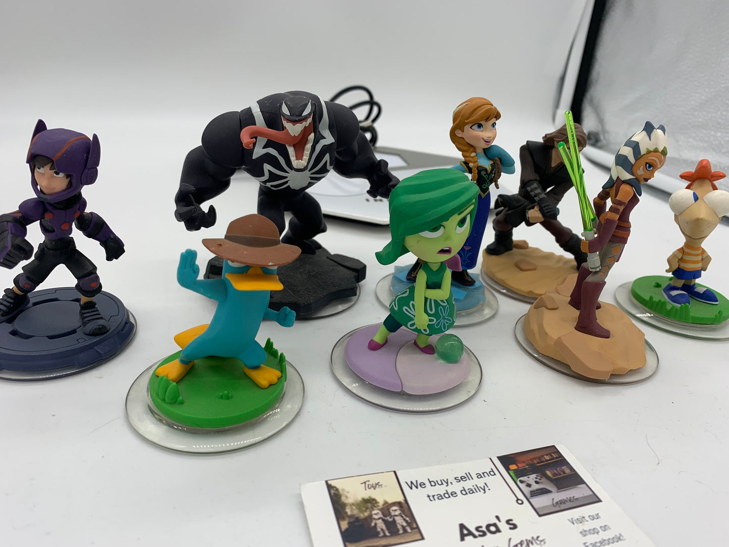 Disney Infinity lot with base and figures